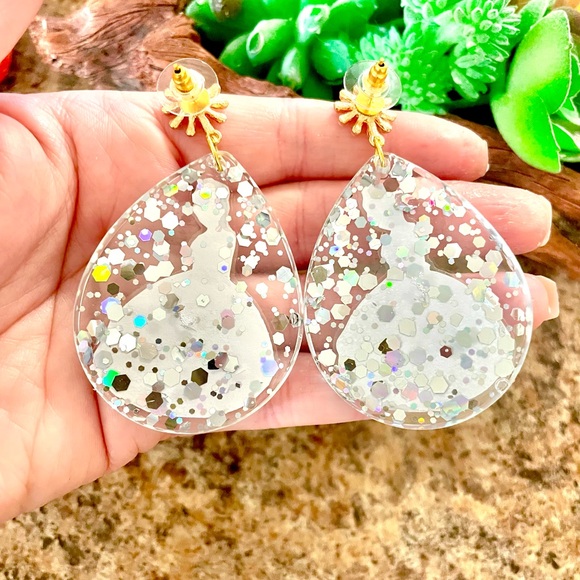 Tiana Acrylic Dangle Earrings - Picture 4 of 4